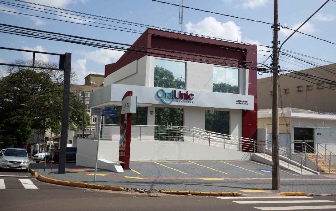Fachada externa da Oral Unic Implantes Campo Grande na Av. Afonso Pena, 2728 — Centro